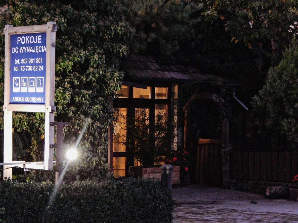 Pokoje Do Wynajecia Nowogrodziec Extérieur photo